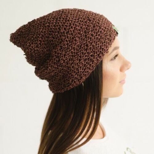 Шапка из конопли коричневая