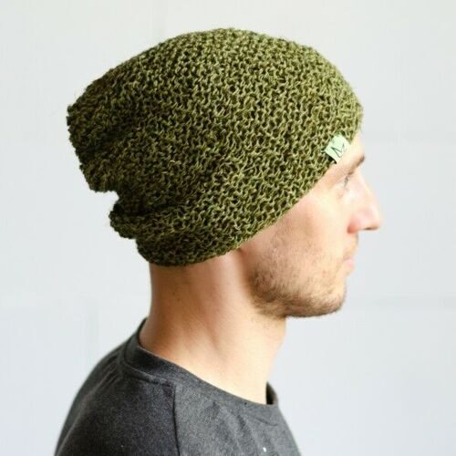 Шапка из конопли зеленая